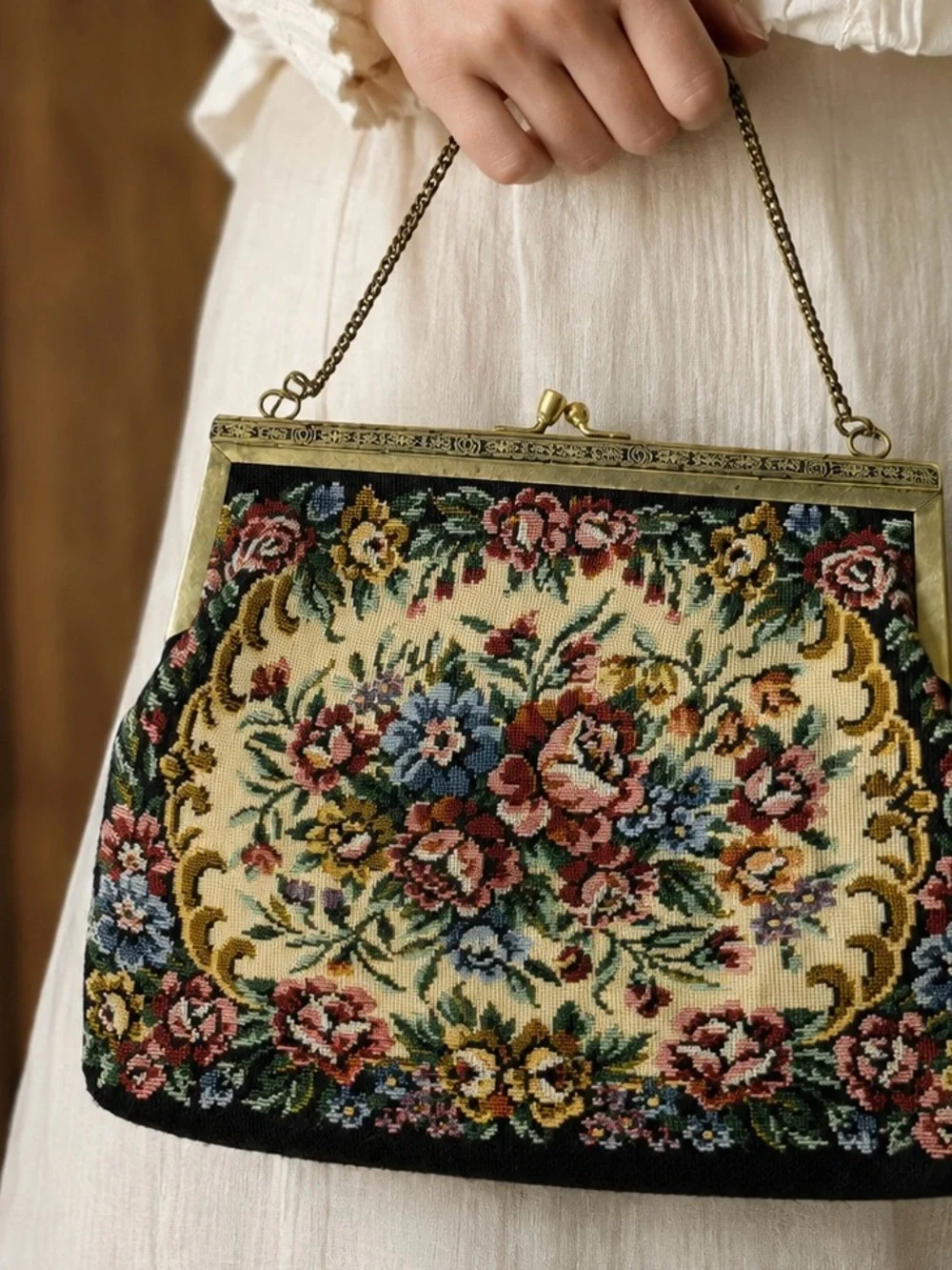 Vintage Victorian Floral Tapestry Kisslock Purse Set